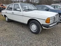 Gebraucht Mercedes E200 109 PS (80 kW) 1982 Weiss Limousine