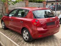 Second-hand Kia Ceed 109 CP (80 kW) 2009 Roșu Hatchback