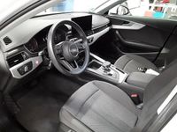 Gebraucht Audi A4 Basis 163 PS (119 kW) 2024 Gletscherweiß metallic Kombi
