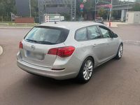 Gebraucht Opel Astra 110 PS (80 kW) 2011 Silber Kombi