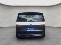 Neu VW Multivan Life 150 PS (110 kW) 2026 Candyweiß/ starlight blue met Van / Kleinbus