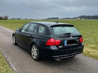 Gebraucht BMW 320 184 PS (135 kW) 2011 Schwarz Kombi