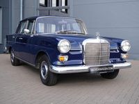 Gebraucht Mercedes 200 94 PS (69 kW) 1967 Dunkelblau Limousine