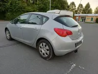 Gebraucht Opel Astra Selection 87 PS (63 kW) 2012 Silber Limousine