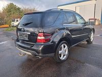 Gebraucht Mercedes ML320 224 PS (164 kW) 2007 Schwarz SUV