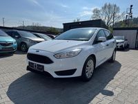 Używany Ford Focus Ambiente 101 KM (74 kW) 2015 Biały Sedan/Limuzyna