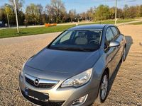 Usata Opel Astra 140 CV (102 kW) 2011 Grigio Berlina