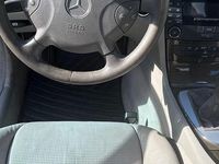 Gebraucht Mercedes E270 Avantgarde 177 PS (130 kW) 2002 Blau Limousine
