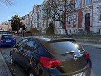 Gebraucht Opel Astra 116 PS (85 kW) 2011 Schwarz Kleinwagen