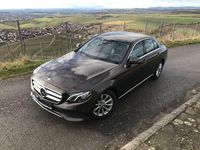 Gebraucht Mercedes E220 Avantgarde 194 PS (142 kW) 2016 Braun Limousine