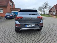 Gebraucht VW T-Roc Move 150 PS (110 kW) 2023 Grau SUV