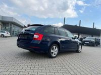 gebraucht Skoda Octavia Combi Ambition 1.6 TDI *Navi ACC PDC