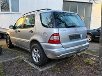 Gebraucht Mercedes ML320 218 PS (160 kW) 2001 Silber SUV