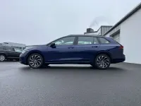 Gebraucht VW Golf VIII Life 150 PS (110 kW) 2022 Atlantik blue Kombi