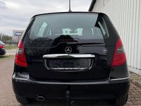 Używany Mercedes A180 109 KM (80 kW) 2010 Czarny Hatchback