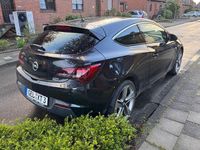 Gebraucht Opel Astra GTC 140 PS (102 kW) 2012 Schwarz Limousine