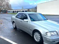 Gebraucht Mercedes C220 Elegance 122 PS (89 kW) 1998 Silber Limousine
