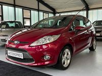 Gebraucht Ford Fiesta Titanium 82 PS (60 kW) 2011 Hot magenta metallic Kleinwagen