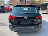Gebraucht VW Tiguan Comfortline 150 PS (110 kW) 2017 Schwarz SUV