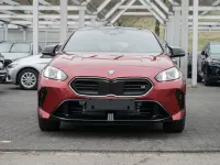 Neu BMW 135 300 PS (220 kW) 2026 Dragon fire red Kleinwagen