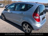 Gebraucht Mercedes A200 Elegance 136 PS (100 kW) 2009 Blau Limousine