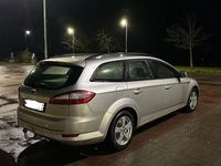 Gebraucht Ford Mondeo 122 PS (89 kW) 2008 Silber Kombi