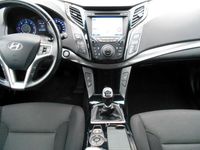 Gebraucht Hyundai i40 Style 116 PS (85 kW) 2013 Sleek silver metallic Kombi