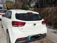 Gebraucht Kia Rio Edition 7 84 PS (61 kW) 2017 Weiß Limousine