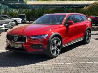 Gebraucht Volvo V60 CC Plus 250 PS (183 kW) 2023 Fusion red (metallic) Kombi