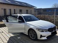 Gebraucht BMW 330 Sport Line 258 PS (189 kW) 2019 Weiß Kombi