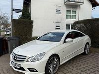 Gebraucht Mercedes E350 AMG 231 PS (169 kW) 2009 Weiß Coupé