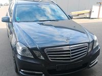Gebraucht Mercedes E220 Avantgarde 170 PS (125 kW) 2011 Grau Kombi