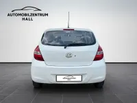 Gebraucht Hyundai i20 Edition+ 77 PS (56 kW) 2011 Crystal white Kleinwagen