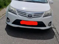 Gebraucht Toyota Avensis 150 PS (110 kW) 2012 Weiß Kombi