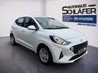 Gebraucht Hyundai i10 Trend 84 PS (61 kW) 2022 Weiß Kleinwagen