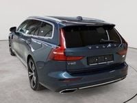 Gebraucht Volvo V60 Inscription 253 PS (186 kW) 2021 Denim blue Kombi
