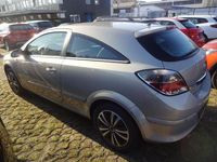 Gebraucht Opel Astra GTC Innovation 140 PS (102 kW) 2009 Gold Limousine