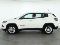 Gebraucht Jeep Compass Altitude 131 PS (96 kW) 2024 Alpine white metallic SUV