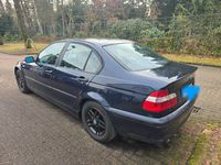 Gebraucht BMW 318 Basis 143 PS (105 kW) 2002 Blau Limousine