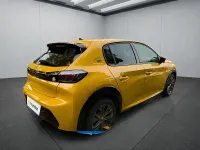 Gebraucht Peugeot e-208 Allure 100 kW (136 PS) 2023 Gelb Kleinwagen