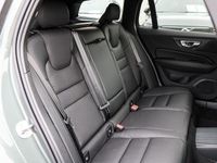 Neu Volvo V60 Plus 310 PS (228 kW) 2026 Grün Kombi