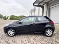 Gebraucht Mazda 2 Inclusive 75 PS (55 kW) 2010 Brilliant black Kleinwagen