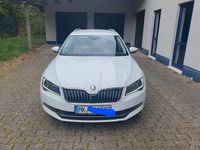Usado Skoda Superb 190 HP (139 kW) 2016 Branco Sedan