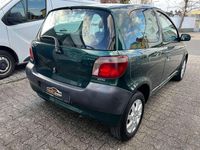 Gebraucht Toyota Yaris 68 PS (50 kW) 2002 Dark green mica Kleinwagen