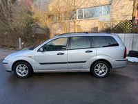 Gebraucht Ford Focus Finesse 101 PS (74 kW) 2003 Grau Kombi