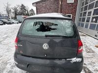 Usado VW Fox 55 HP (40 kW) 2005 Cinzento Citadino