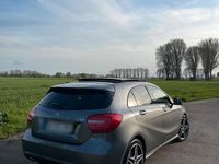 Gebraucht Mercedes A180 109 PS (80 kW) 2012 Grau Kleinwagen