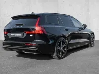 Gebraucht Volvo V60 Plus 310 PS (228 kW) 2024 Schwarz Kombi