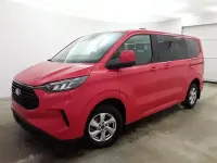 Gebraucht Ford Tourneo Titanium 136 PS (100 kW) 2025 Race red Van / Kleinbus