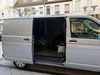 Gebraucht VW Transporter 150 PS (110 kW) 2023 Grau Van